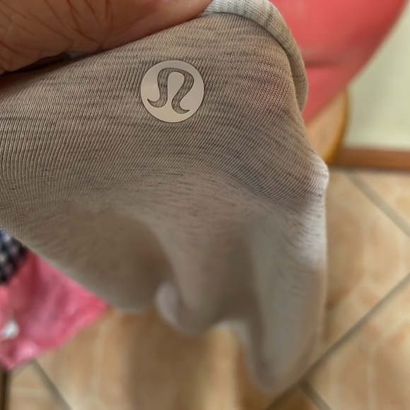 Lululemon Sleeveless Wrap Sweater Open Back Layer in Gray - Picture 3 of 3